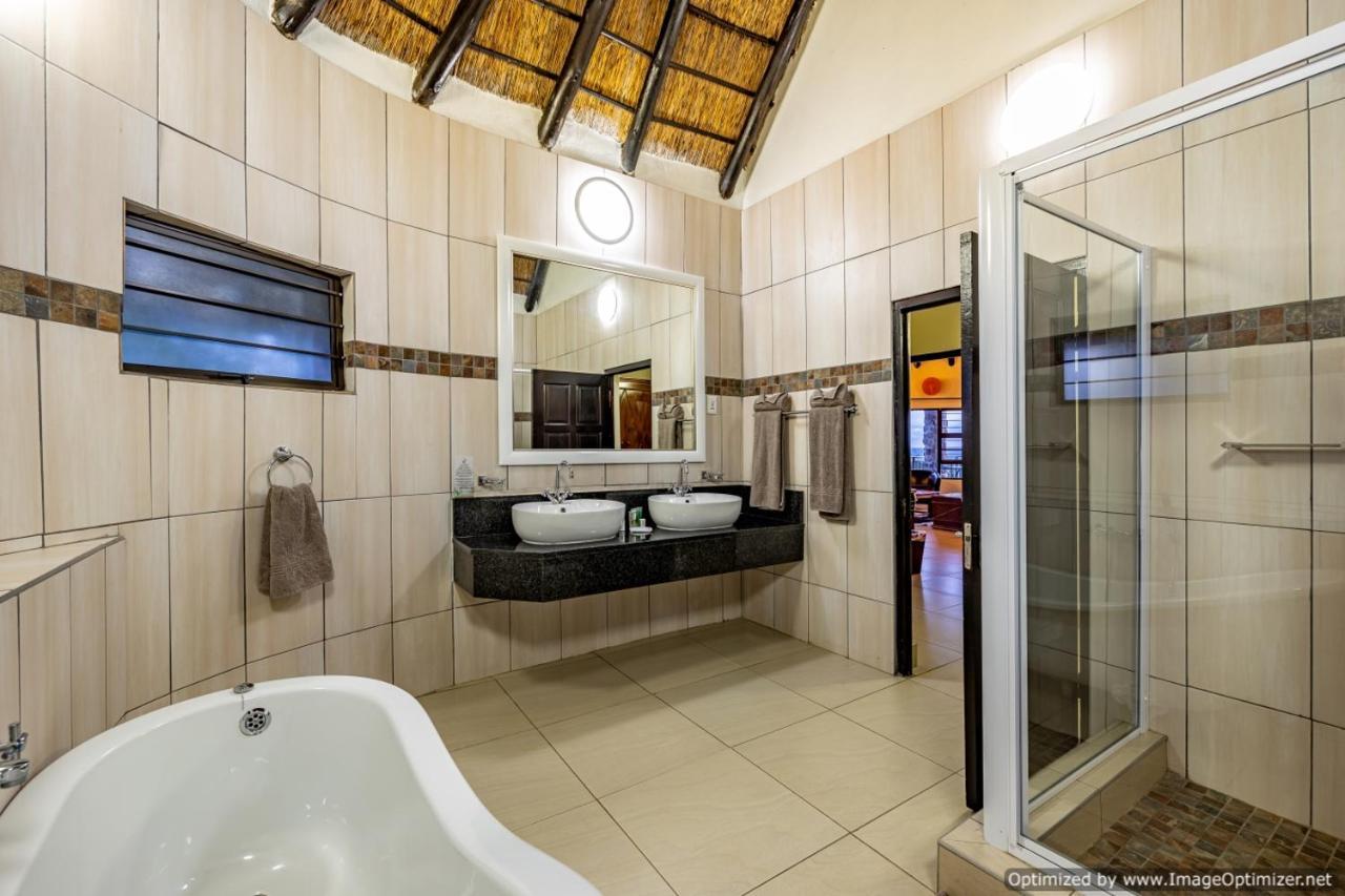 Zulu Nyala Game Lodge Hluhluwe Bagian luar foto