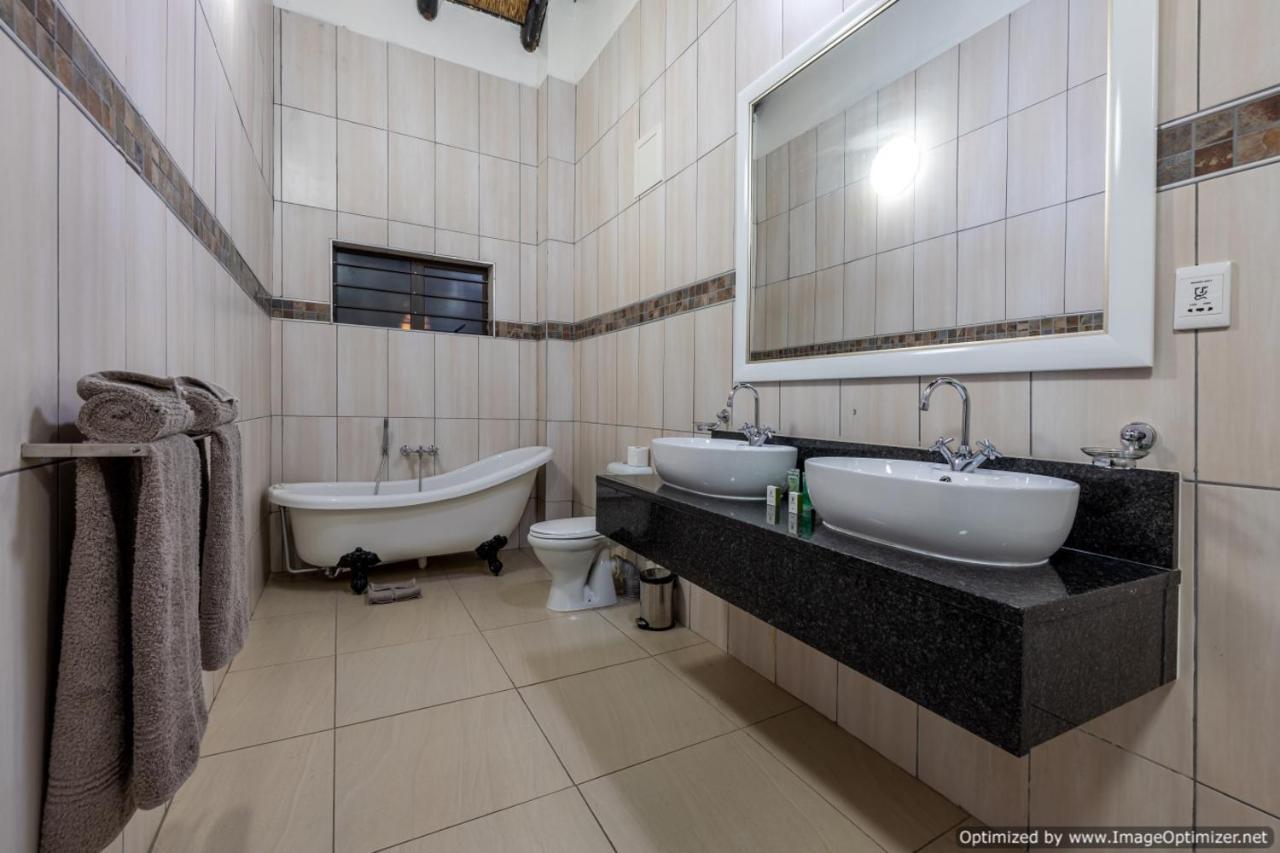 Zulu Nyala Game Lodge Hluhluwe Bagian luar foto